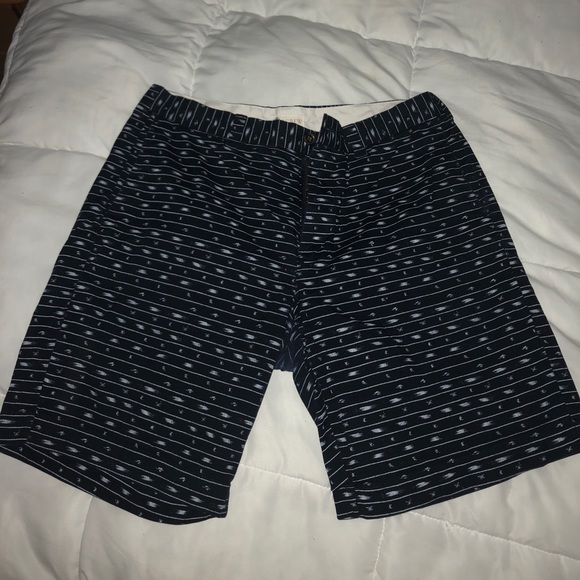 J.Crew Men’s 9in 34 waist printed shorts - Picture 1 of 3